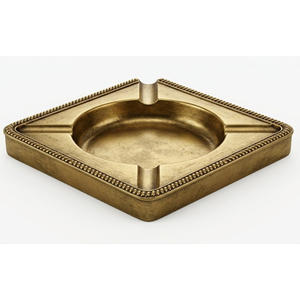 Cendrier rond en laiton vintage robuste pour cigares et cigarettes, avec motif floral sculpté, idéal pour hôtels, bars et décoration intérieure. - Product Image 3