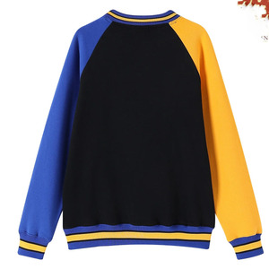 ไอโอตา ฟิ ทีตา |   เสื้อสเวตเชิ้ตคอกลมลายตัวอักษรกรีกสไตล์เฮอริเทจสำหรับผู้ชาย ทรงปกติ มีกระเป๋า ดีไซน์ตัวอักษรสีน้ำตาลทอง ผ้าฝ้าย 100% - Product Image 5