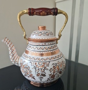 Théière artisanale en cuivre émaillé, design floral vintage, théière décorative pour la cuisine, pour faire bouillir de l'eau, servir du thé, du café - Product Image 1