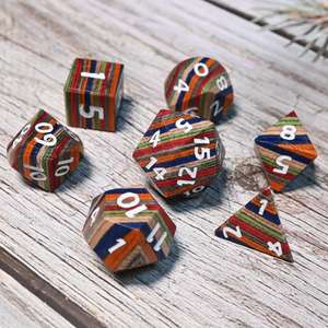 Dados poliédricos de madera hechos a mano, juego de 7 piezas duradero y ecológico para amantes de los juegos de mesa RPG Tradebyd - Product Image 1