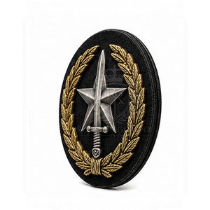 Insignias personalizadas para boinas, diseños decorativos con detalles impecables para accesorios de ropa y uniformes profesionales. - Product Image 3