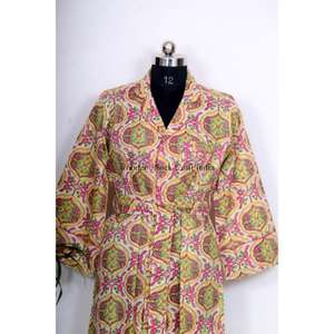 Robe chemise florale tissée pour femme, style ethnique de luxe, en coton indien, longueur genou, coupe enveloppante, taille naturelle, détail boutonné, respirante - Product Image 4