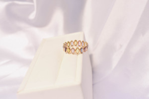 Anillo de eternidad con zafiro natural multicolor en forma de marquesa en oro amarillo macizo de 18 quilates – Anillo de piedras preciosas de fantasía arcoíris, piedra de nacimiento de septiembre - Product Image 6