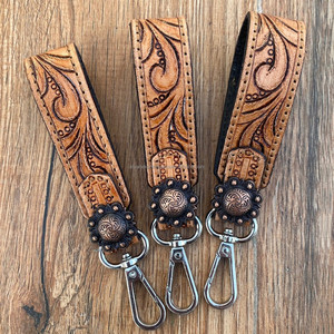 Prix de gros Clip de clé fait main personnalisé Porte-clés en cuir véritable Porte-clés rivet en métal Cadeau promotionnel Porte-clés usiné à la main - Product Image 2