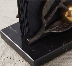 Porta Servilletas de Metal con Diseño de Hojas Negras y Doradas y Granada para Decoración de Mesa de Cocina y Accesorios Elegantes - Product Image 4