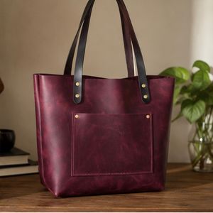 Sac fourre-tout en cuir véritable pour femme, style décontracté, bandoulière, ouverture supérieure, grande capacité, couleur violet foncé, usage quotidien - Product Image 2