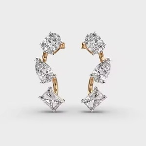 Pendientes de Aro con Diamantes en Corte Oval, Pera y Esmeralda, Diseño Moderno y Elegante, Joyería Fina para Mujer, Uso Diario, Disponibles para la Venta - Product Image 3