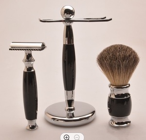 Ensemble de rasage de luxe pour homme, rasoir à 5 lames de haute qualité, brosse à poils de blaireau et support de rasage avec savon à raser - Product Image 2