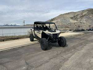 Vehículo Utilitario Deportivo RZR Turbo R 4x4 con Certificación EPA, Automático, de 4 Tiempos, Cuatro Asientos, Listo para Exportación - Product Image 3