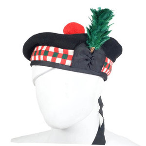 Chapeaux de kilt faits main noirs, rouges et verts, originaux en laine Balmoral, style écossais traditionnel, avec pompon rouge et plumes - Product Image 1