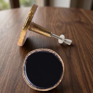 Bouton de meuble rond en laiton avec insert en émail noir, design moderne pour chambre, salon, commode et cuisine - Product Image 3