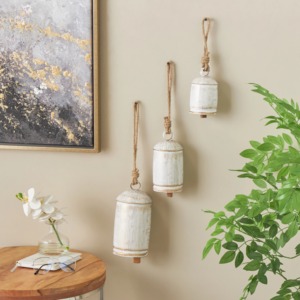 Campanas Metálicas Rústicas Hechas a Mano con Acabado Blanco Envejecido, Decoración Colgante de Forma Redonda para Árbol de Navidad - Product Image 3