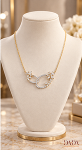 Collar con Colgante de Diamantes Entrelazados Clásico para Mujer, Diseño Floral Dorado, Joyería Fina - Product Image 4