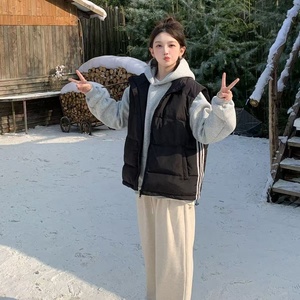 Nouvelle veste en duvet et coton polyvalente à la mode à trois barres de <span class=keywords><strong>grande</strong></span> <span class=keywords><strong>taille</strong></span> pour femmes, adaptée à la superposition en automne et en hiver. - Product Image 3