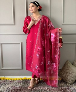 Ensemble Kurta en soie pour femmes, longueur cheville, broderie florale, dupatta, vêtements ethniques traditionnels Inde Pakistan 85900 SAHAJANAND- SI:-376 - Product Image 4