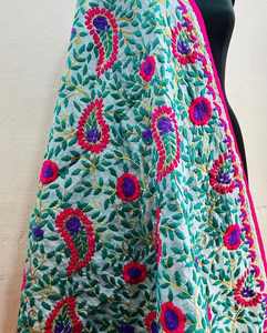 Dupatta Phulkari Fait Main, Couleurs et Motifs Assortis, Écharpes Légères Faites à la Main, Dupatta Indienne, Cadeau de Mariage Indien - Product Image 1