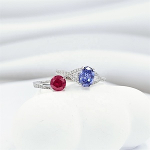 แหวนเงินแท้ S925 ชุบโรเดียม 4 ชั้น คุณภาพทองคำ รูปทรงวงรีคลาสสิก ประดับเพชรซิคอน แหวนแฟชั่นสำหรับผู้หญิง ผลิตจากห้องปฏิบัติการ - Product Image 3