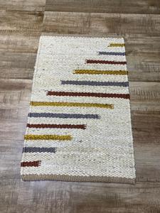 Tapis d'entrée tressé biodégradable et durable, fabriqué à partir de fibres végétales renouvelables, antidérapant, design moderne pour les citoyens soucieux de l'environnement - Product Image 5
