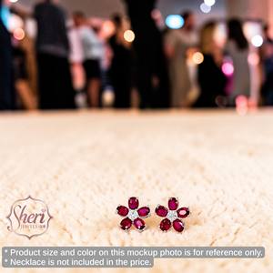 Boucles d'oreilles clous de luxe en or blanc massif 18 carats pour femme, forme fleur, rubis naturel rouge et diamants, par Sheri Jewels, pour anniversaire - Product Image 3