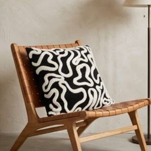 Best Selling Products Modern Tufted Geometric Throw <b>Pillow</b> Square <b>Black</b> and White Decorative Cushion For Sale - Product Image 3