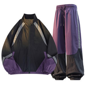 Conjunto Deportivo Cortavientos de Nailon para Hombre, Chaqueta Cortavientos con Bloques de Color y Parches, y Pantalones Deportivos de Nailon, Conjunto Deportivo Ligero para Correr - Product Image 1