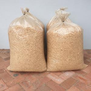 Virutas de Fibra de Coco 100% Naturales y Aserrín para Mascotas, Cama para Caballos, Cría de Aves de Corral, Alta Calidad - 24 Meses de Vida Útil - Product Image 1