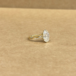 แหวนเพชรทรงรีเพาะเลี้ยงในห้องปฏิบัติการ ทองคำขาว 14K พรีเมียม ดีไซน์พิเศษสำหรับงานแต่งงาน ดึงดูดใจทันที จากซัพพลายเออร์อินเดีย - Product Image 2