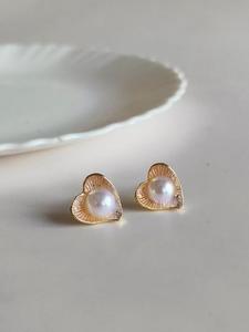 Pendientes de Perlas con Forma de Corazón, Ligeros, con Acabado Plateado, para Mujer, Producto Étnico al por Mayor, Joyería de Moda - Product Image 3