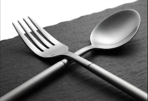 Juego de Cubiertos de Acero Inoxidable Espejado, Acabado Satinado, Resistente al Deslustre, con Diseño de Mango Cilíndrico, Perfecto para Hoteles y Cafeterías - Product Image 2