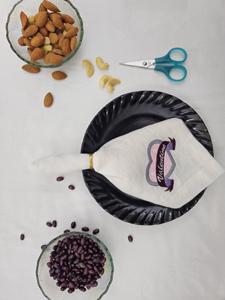 Servilletas de Lino Bordadas Personalizadas, Juego de Servilletas con Nombre Personalizado Hechas a Mano para Cena de San Valentín y Decoración Romántica del Hogar - Product Image 4