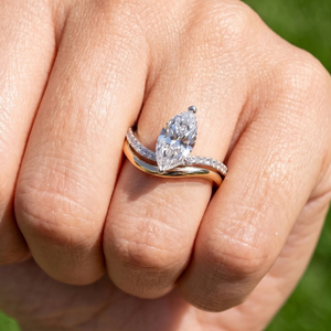 แหวนหมั้นเพชรทรงมาร์คีส์วินเทจ ผลิตในห้องปฏิบัติการ ชุบทองคำขาว 14K ดีไซน์วงแหวนแบบ Bypass Swirl Pav ประดับเพชรแบบ Prong Setting สำหรับวันครบรอบ - Product Image 4