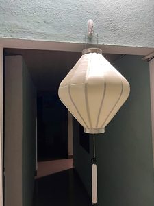 Farol de Seda Hecho a Mano en Vietnam para Decoración de Interiores de Hotel, Adorno Tradicional Colgante - Product Image 2