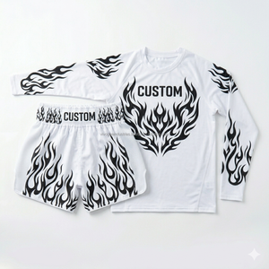 Ensemble de shorts et rashguard de Muay Thai personnalisés en gros, sublimation OEM, vêtements d'entraînement MMA pour la gym, fournisseur à faible MOQ, shorts et t-shirts de Muay Thai - Product Image 4