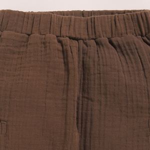 Organic Milk & Cocoa Whispers Conjunto de ropa de bebé de calidad premium Camiseta Henley de manga larga y pantalón de salón hecho de muselina orgánica - Product Image 6