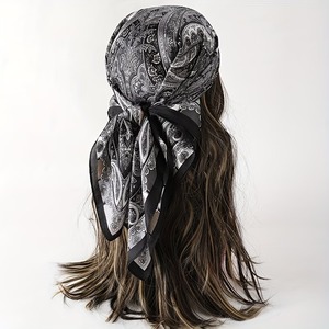 Ventes chaudes : Foulard carré en satin de soie imprimé avec logo personnalisé, bandana unisexe tendance de haute qualité pour l'extérieur, utilisable en toutes saisons - Product Image 2