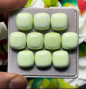 Cabochons synthétiques carrés vert clair pour la décoration des ongles, pierres précieuses en vrac à dos plat de 12x12mm - Product Image 1