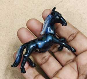 Figura de Caballo de Vidrio Soplado a Mano, Negro con Crin Blanca, Pieza de Arte Decorativa con Temática Animal, Artesanía Hecha a Mano - Product Image 6