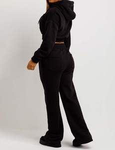 Women's <b>Black</b> High Waist Loose Fit Sweatpants With Side Pockets Elastic Waist Full Length Solid Color Autumn Casual Joggers - Product Image 3