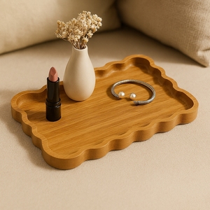 Plateau de service personnalisé en bambou naturel avec bord festonné, finition laquée, motif boisé - Pour usage domestique, plateau à nourriture - Product Image 4