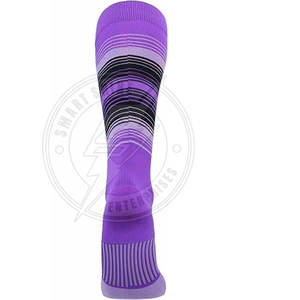 Chaussettes de compression athlétiques personnalisées de haute qualité, design tendance, chaussettes de compression légères personnalisées - Product Image 2