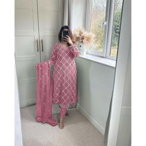 DISEÑADOR GEORGETTE SECUENCIA DE BORDADO TRABAJO TOP BOTTOM CON DUPATTA BABY PINK - Product Image 1