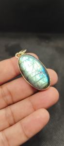 Pendentif en laiton plaqué or avec cabochon en labradorite verte naturelle pour mariage, fête ou anniversaire - Product Image 6