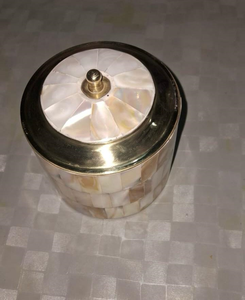 Boîte en laiton à deux niveaux avec incrustation de nacre et finition polie miroir, boîte à souvenirs artisanale en nacre, artisanat métallique - Product Image 5