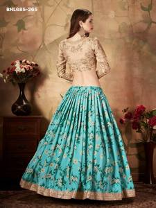 Ensemble de lehenga bleu ciel de qualité supérieure, nouvelle arrivée, en organza avec imprimé floral et broderies de paillettes Dori, fournisseur de Surat - Product Image 4