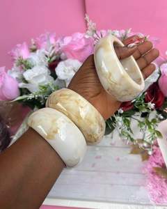 Brazalete de resina redondo con forma de cúpula, brazalete ancho y grueso de acrílico, joyería colorida para la mano para mujer, accesorios de moda diarios al por mayor - Product Image 6