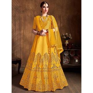 ผ้าไหมปักลวดลายศิลปะทำจากผ้า zari lehenga choli สีเหลืองล้ำค่า - Product Image 1