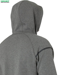 Sudadera con capucha minimalista de cierre completo para hombre, de tela suave y sólida, para uso diario, informal y relajado. - Product Image 2