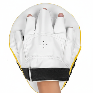 Guantes de boxeo negros para hombre con cierre de velcro - Product Image 2