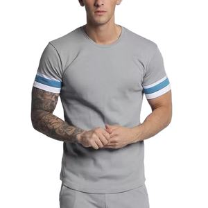 Tenues 2 pièces décontractées pour hommes, ensemble t-shirt et short à col rond de haute qualité, tissu tricoté doux respirant, vente en gros 100% - Product Image 3