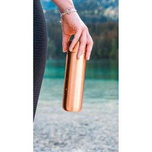 Botella de agua de cobre puro sólido con tapa a prueba de fugas, ideal para almacenar agua durante la noche, como se recomienda por la Ayurveda. - Product Image 2